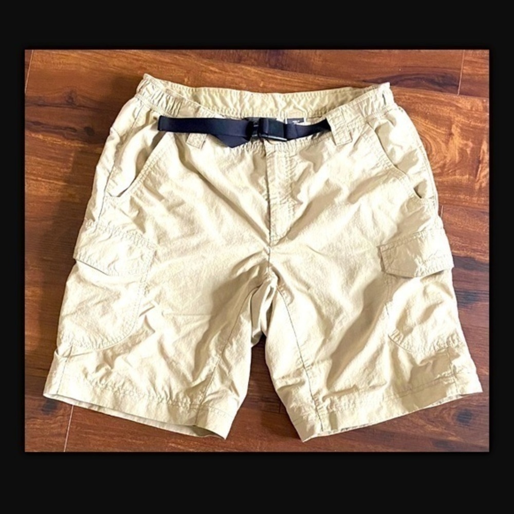 Eddie Bauer Cargo Shorts Mens 34 Green/Khaki Hiking Adventure Trek Performance